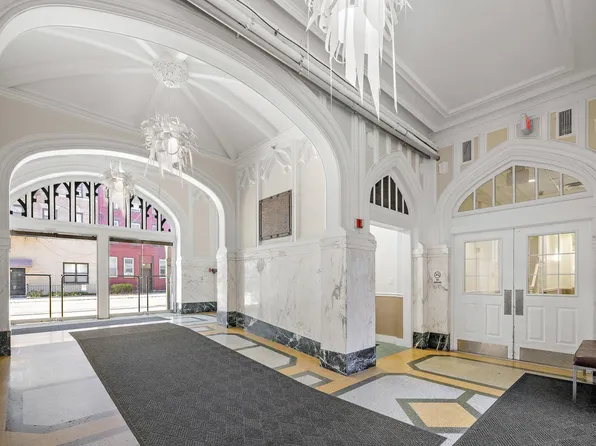 501 Adams Street image 14 of 16