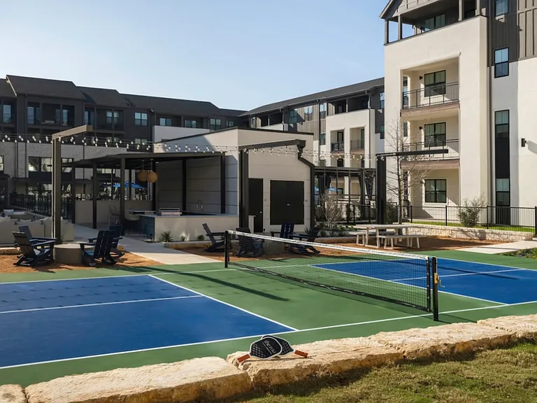 Summit Dr — Photo 16