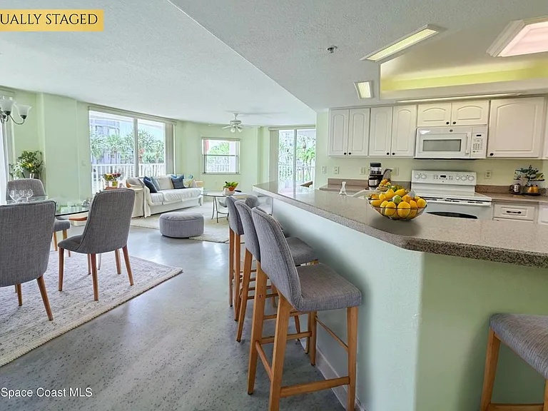 8922 Laguna Ln #201 — Photo 7
