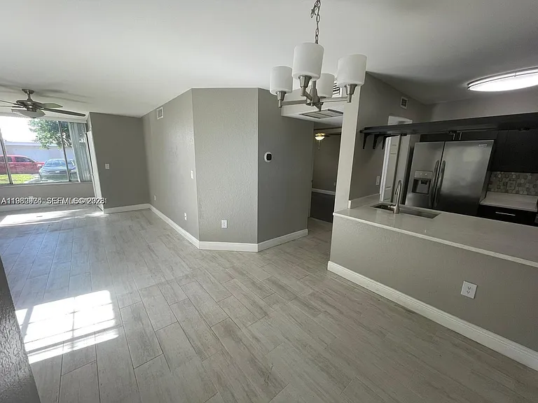 2811 N Oakland Forest Dr #110 — Photo 5