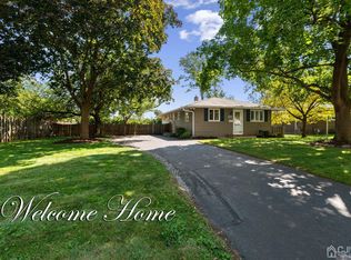 390 Seneca Ave, Middlesex, NJ 08846