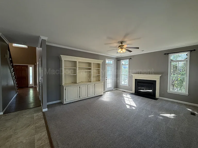 10500 Westfield Ln — Photo 12