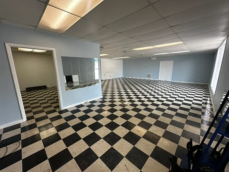 302 Radford St #A — Photo 3
