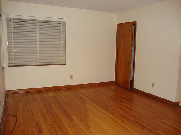4th image of 5115 Jamieson Ave #A