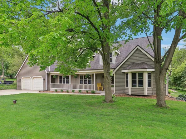 270 Evelyn AVENUE, Delafield, WI 53018