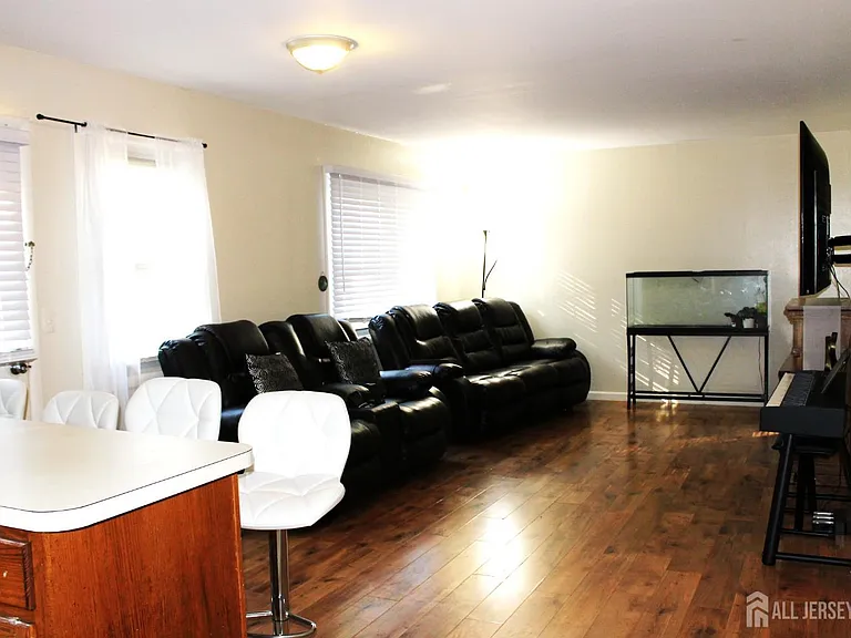 39 Independence Ct — Photo 14