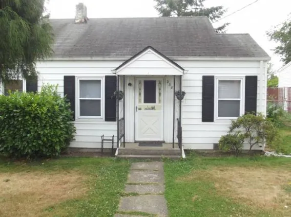 238 North Ln, Tacoma, WA 98404