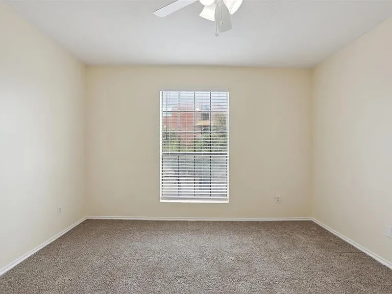 2401 Leon St #210 — Photo 18