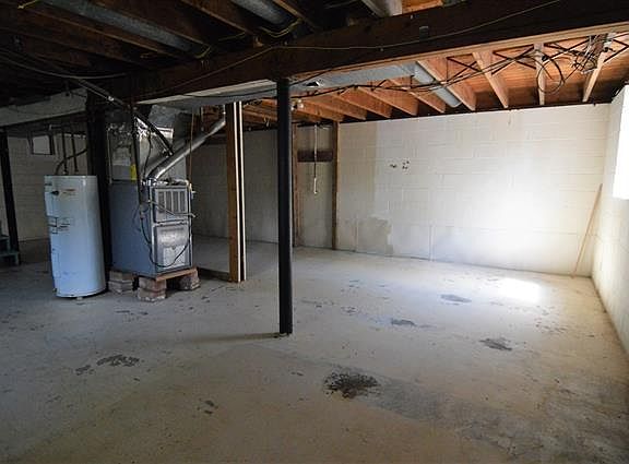 5th image of 1121 Evelyn Dr