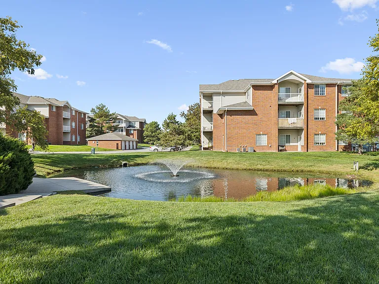 Lakeside Village Apartment Homes — Photo 25