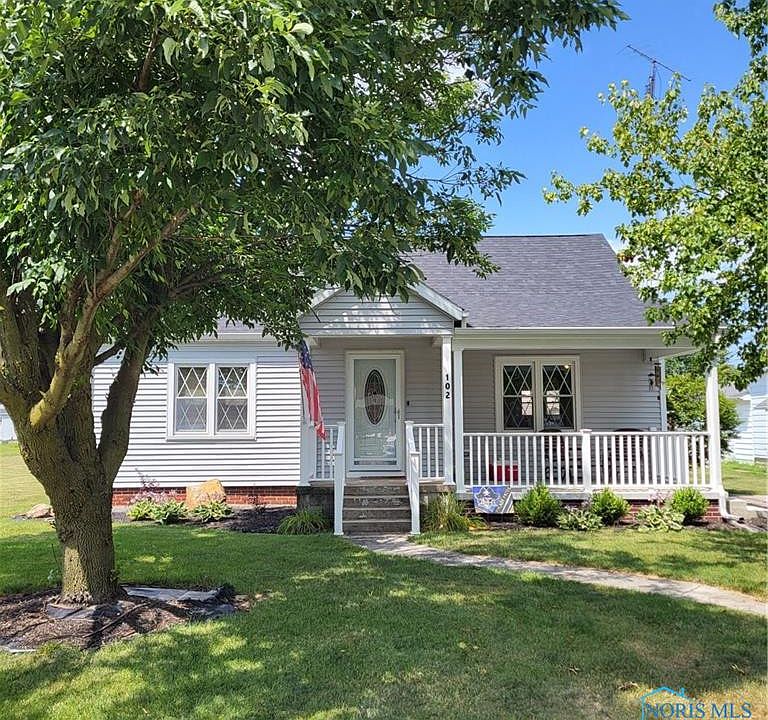 1st image of 102 W Forrest St