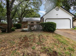 1802 Toplea Dr, Euless, TX 76040