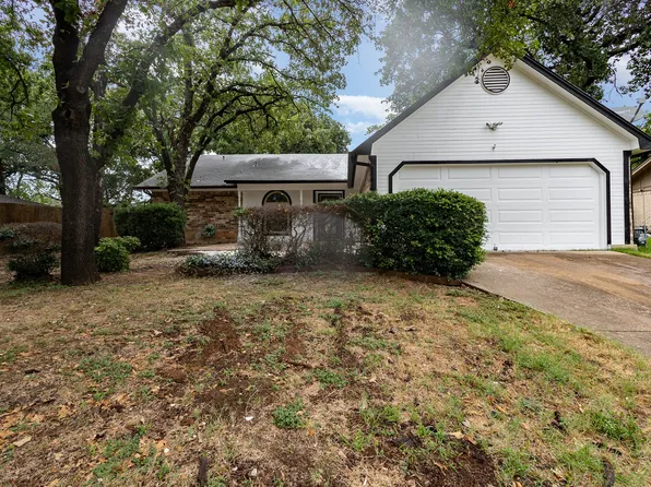 1802 Toplea Dr, Euless, TX 76040