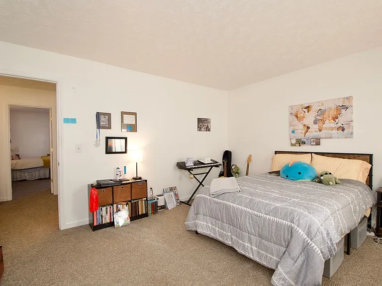 210 N Ross St #A — Photo 25