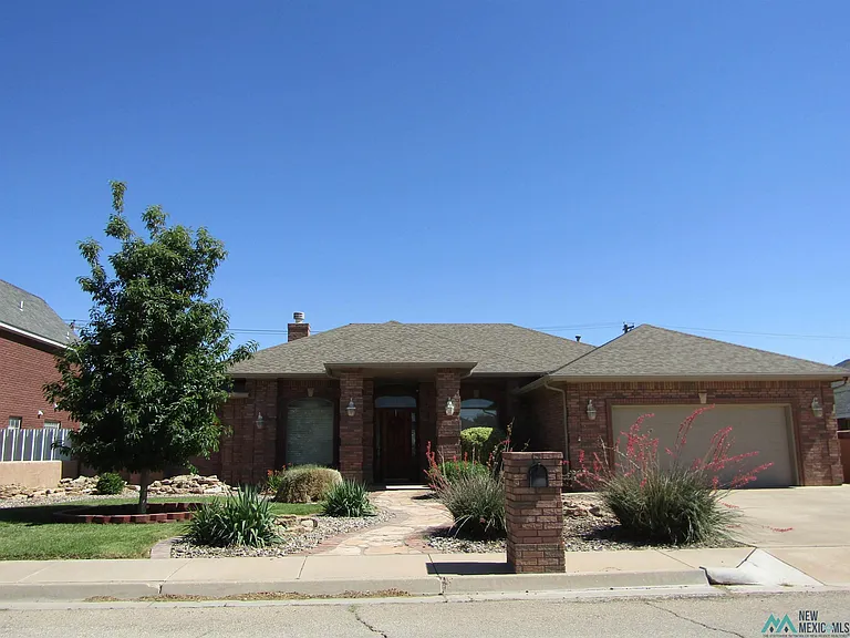 2104 W Ray Ave — Photo 1