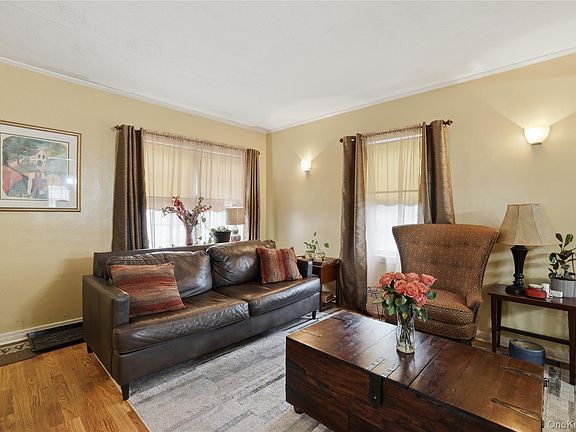 3rd image of 1 Ivanhoe Place