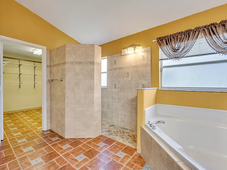 3136 Crystal Creek Blvd — Photo 27