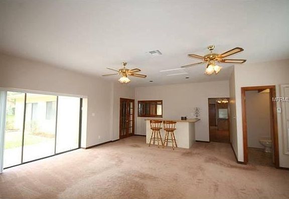 3rd image of 423 Bloomingfield Dr