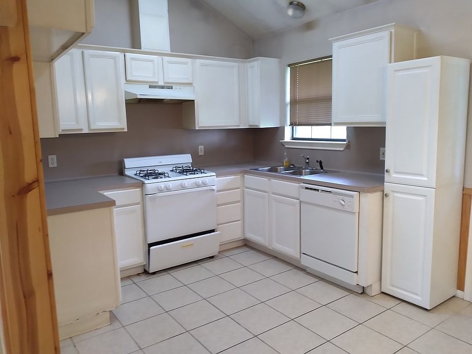 2nd image of 1152 Carey Dr