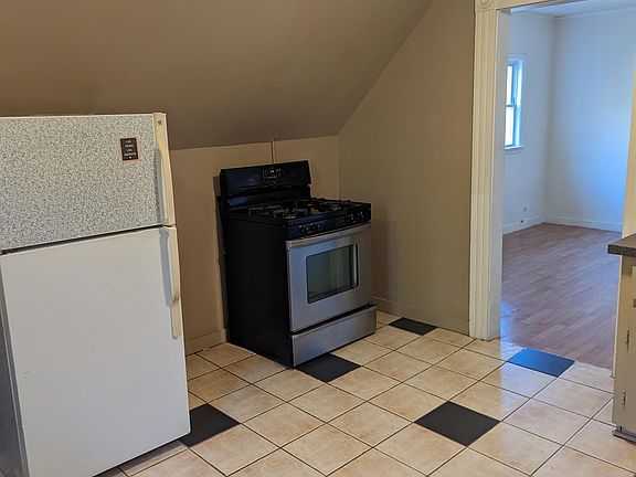 3rd image of 212 Hazzard St #2