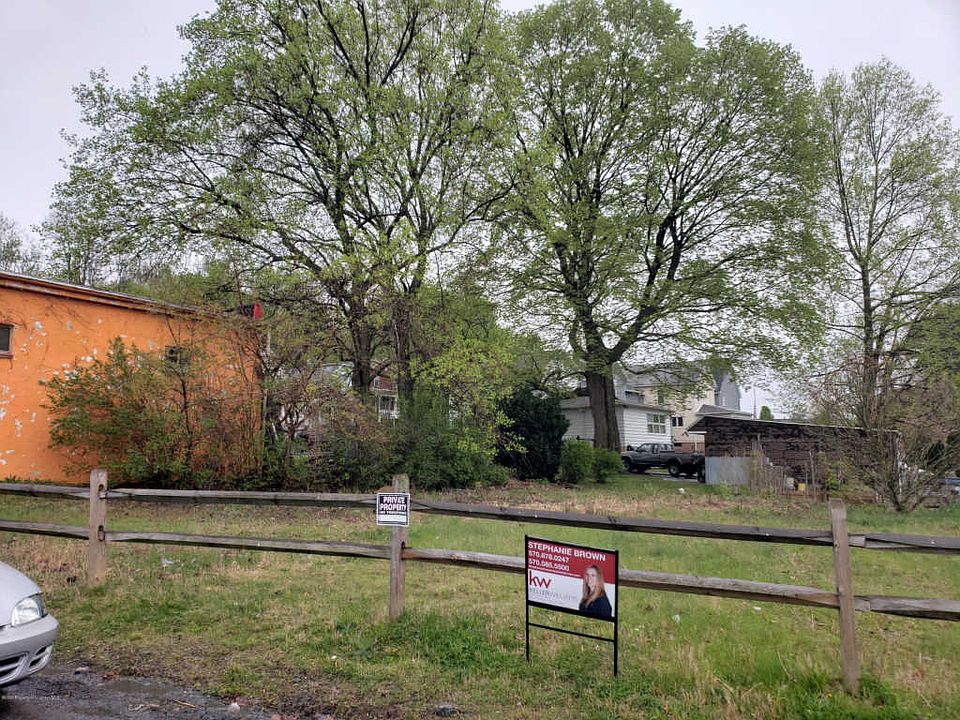 2nd image of 14 E Hollenback St