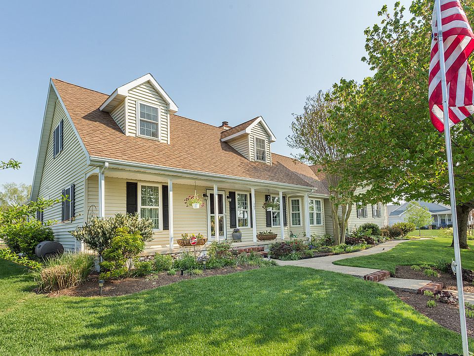 1st image of 107 University Dr