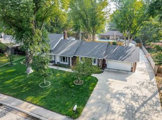 612 N Brook Forest Rd, Derby, KS 67037