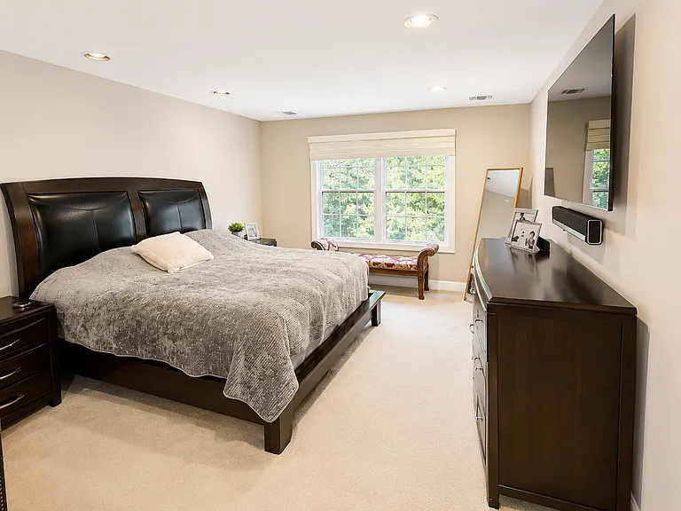 28 Camlet Ct — Photo 6