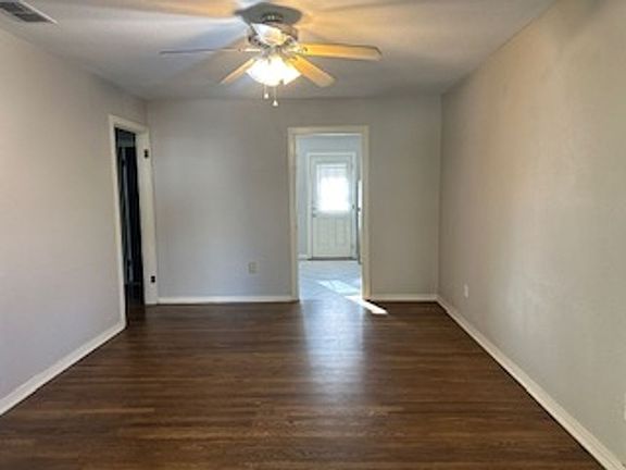 3rd image of 1818 Woodard St