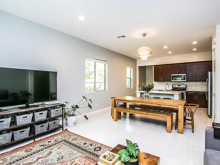 1441 E Hummingbird Way — Photo 4
