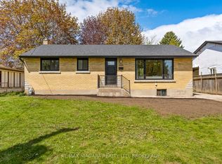 3555 Gainsborough Ave, Niagara Falls, ON L2J 2T9