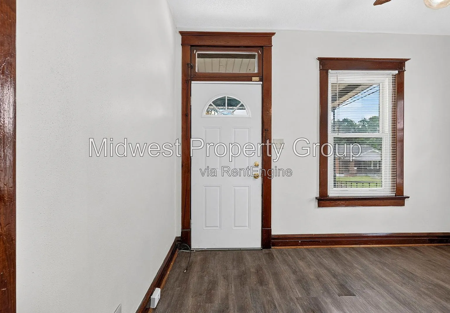 2 bed, 1.0 bath, 760 sqft, $1,150 — Photo 2