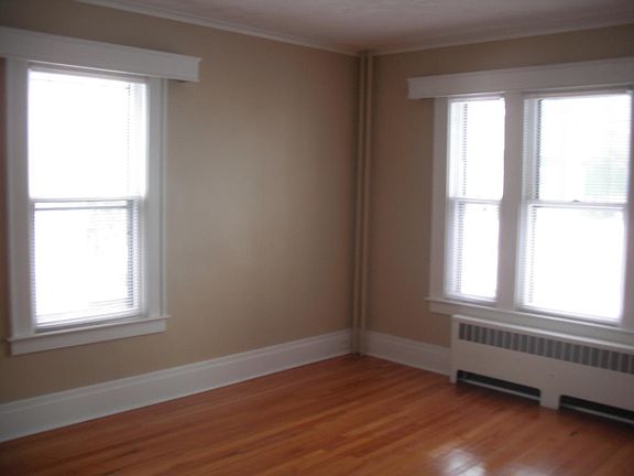 4th image of 147 Durston Ave Floor 1