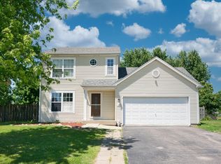 1015 Hunters Ridge Dr, Genoa City, WI 53128