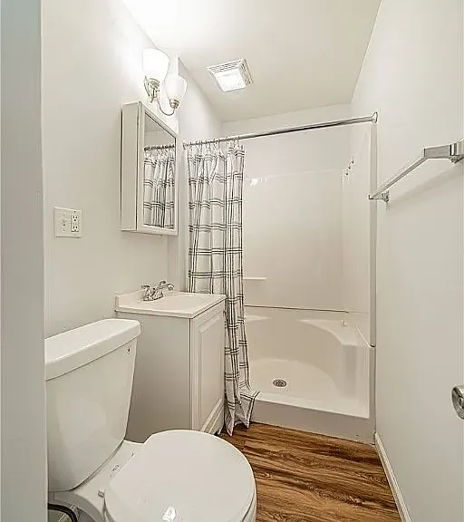 25770 Farringdon Ave — Photo 2