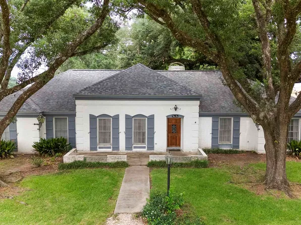 410 Bermuda Pl, Thibodaux, LA 70301