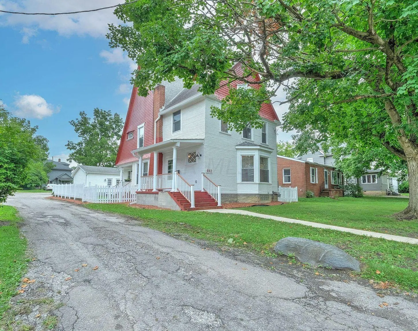 492 Girard Ave photo 1