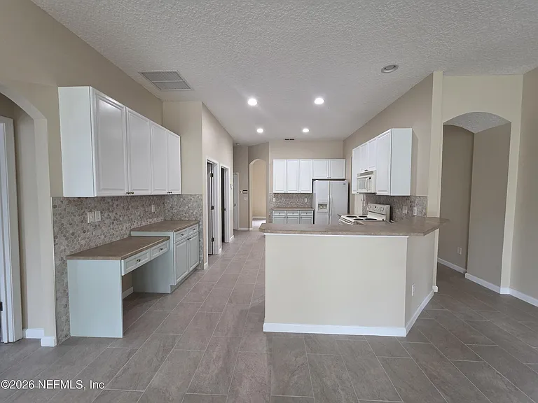 739 Wakemont Dr — Photo 7