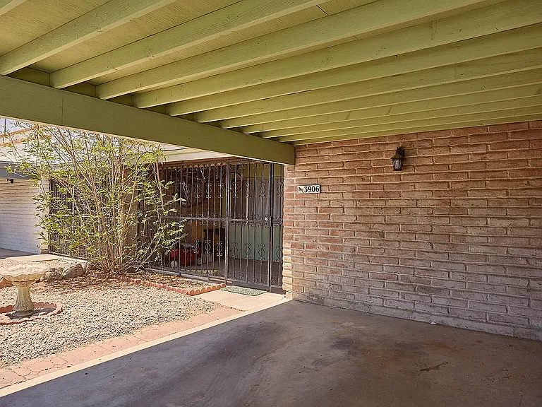 3906 N Stone Ave — Photo 16