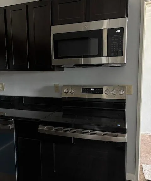 885 S Janesville St #210 — Photo 5
