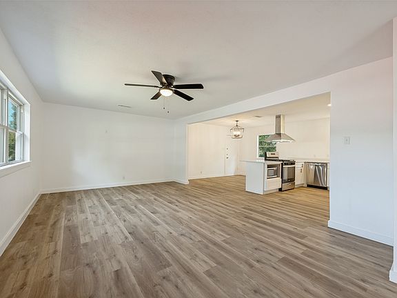 5th image of 2415 W Morton St