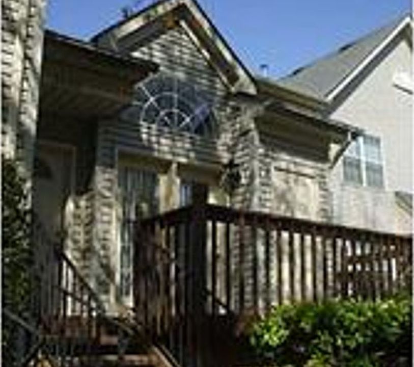 1st image of 2469 London Pointe Dr