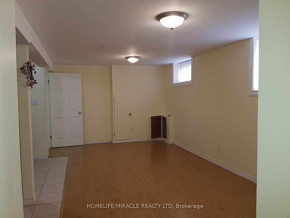 1st image of 1502 Banwell Rd