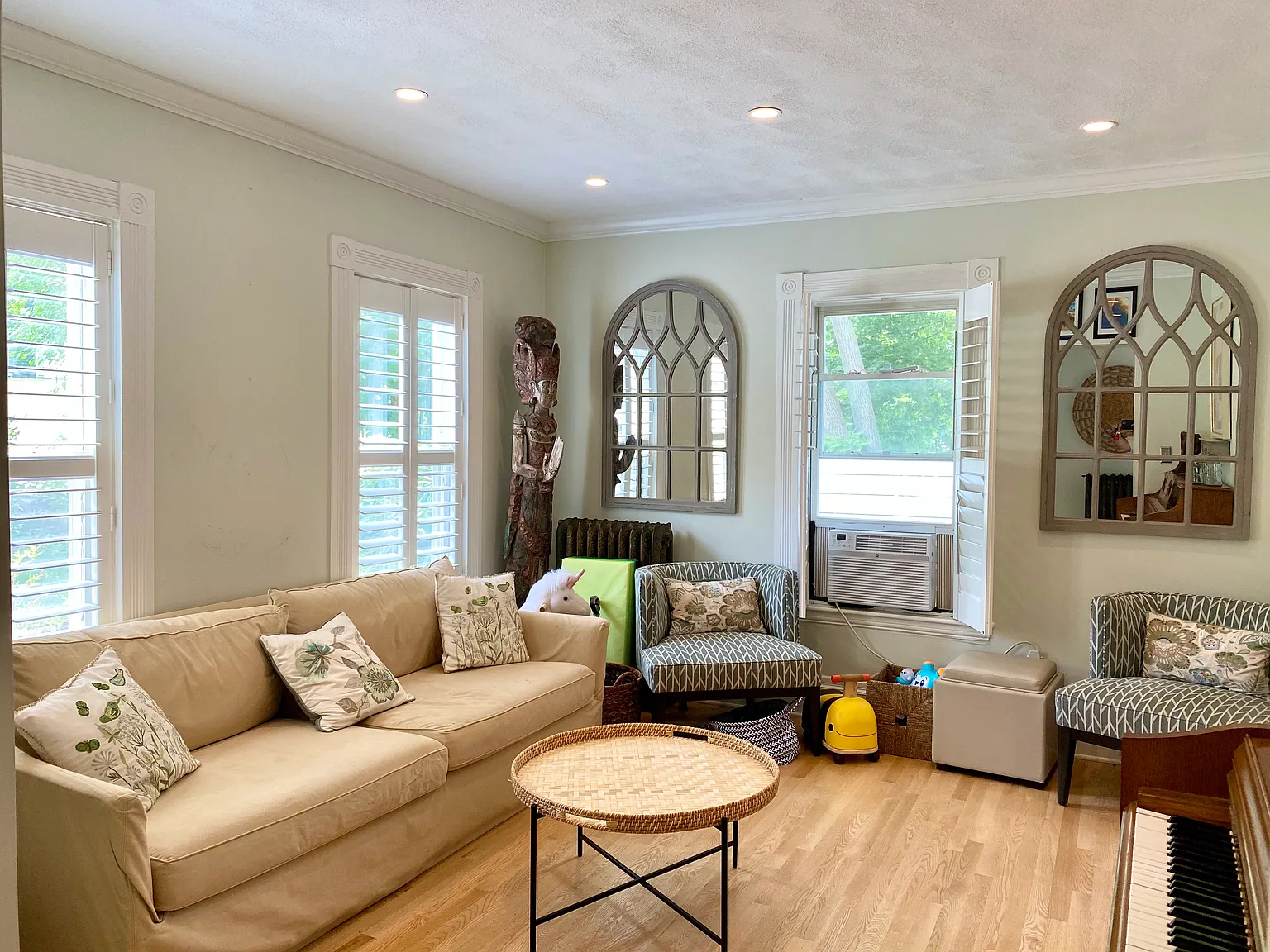 4 bed, 1.5 bath, 1630 sqft, $4,495 — Photo 3