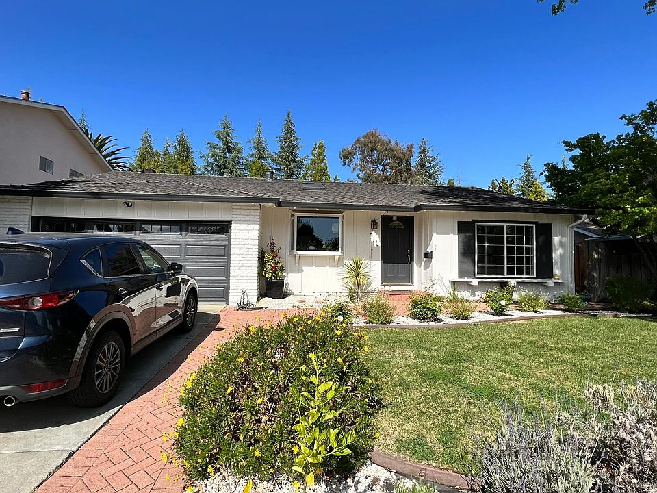 1st image of 775 Chopin Dr