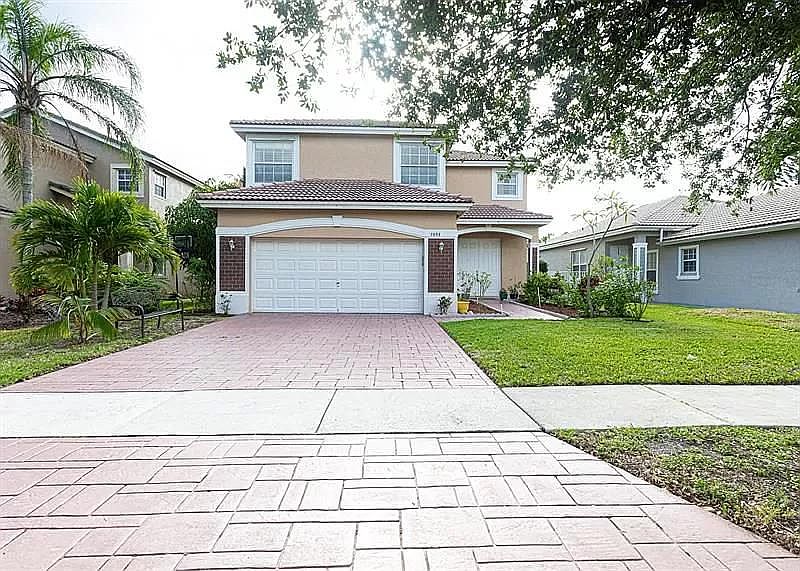1st image of 7693 NW 70th Ave