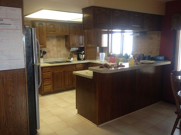3rd image of 1105 Hilltop Dr