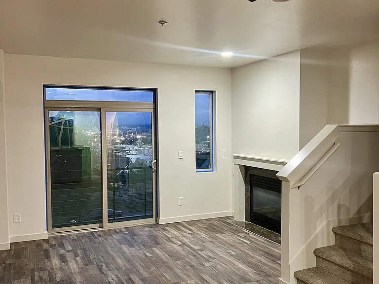 2120 Yakima Ave — Photo 10