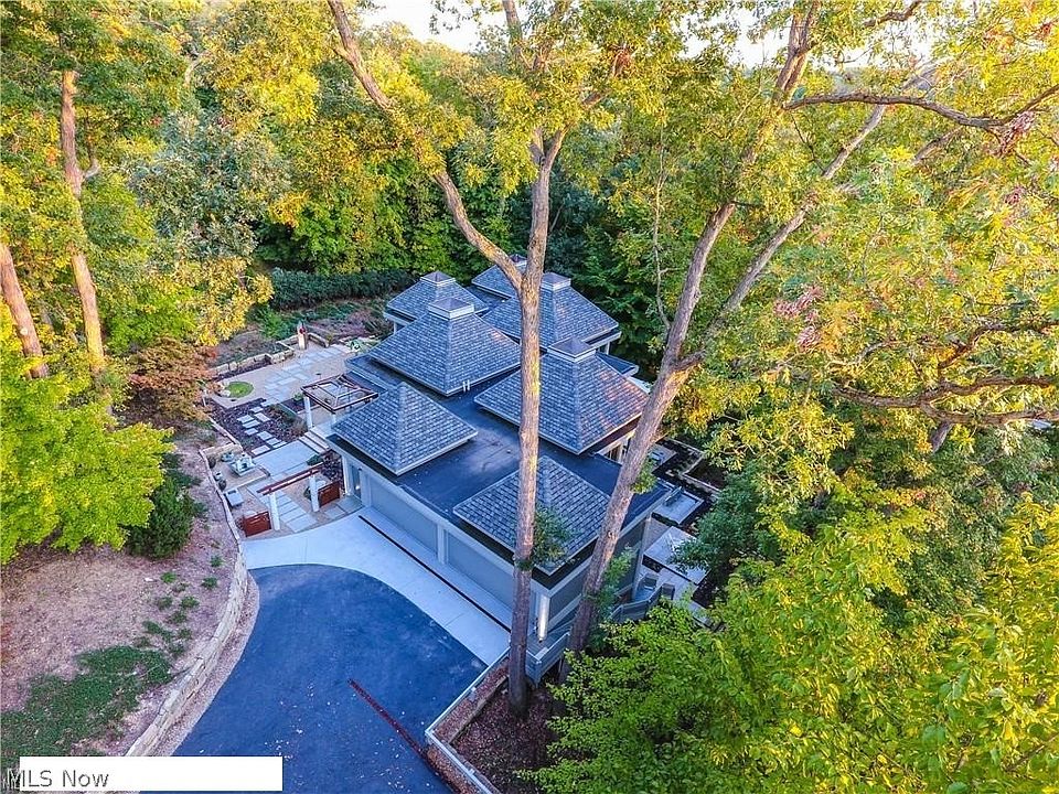 933 Top Of The Hill Rd, Akron, OH 44333 Zillow