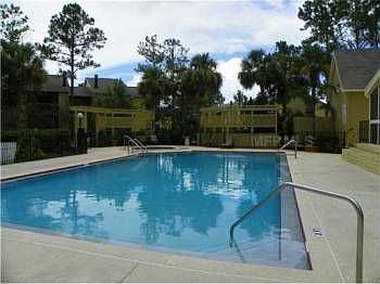 3rd image of 3748 Idlebrook Cir APT 212